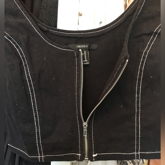 ❌F21 Topstitched Denim Zip-Front Cropped Top - Picture 7 of 12